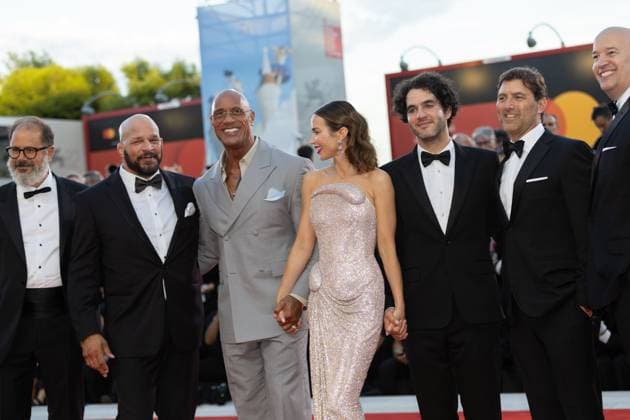 The Smashing Machine red carpet at Venice Film Festival VENICE, ITALY - SEPTEMBER 01: (L-R) Andrea Romeo, Mark Kerr, Dwayne Johnson, Emily Blunt, Benny Safdie, David Koplan and Hiram Garcia attend The Smashing Machine red carpet during the 82nd Venice International Film Festival on September 01, 2025 in Venice, Italy. CAP KA Kristina Afanasyeva Venice ITALY Copyright: xKristinaxAfanasyeva CapitalxPicturesx