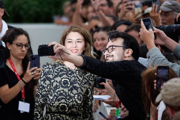 News - Sofia Coppola and Marc Jacobs, details, attend Marc By Sofia red carpet during the 82nd Venice International Film Festival on September 02, 2025 in Venice, Italy. Sofia Coppola attends Marc By Sofia red carpet during the 82nd Venice International Film Festival on September 02, 2025 in Venice, Italy. Photo: Cinzia Camela. Lido di Venezia Palazzo del Cinema Italy Copyright: xCinziaxCamelax xLiveMediax LPN_2006214