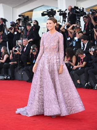 Venice, 82nd Venice International Film Festival 2025 - Evening 7 - Red carpet screening of the film A House of Dynamite. Pictured: Cristina Chiabotto  Copyright: xSimonexComix xipa-agency.netx xPoolxPhotoxEventsx06x IPA_Agency_IPA63964002