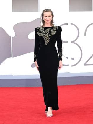 Venice, 82nd Venice International Film Festival 2025 - Evening 7 - Red carpet for the film A House of Dynamite. Pictured is Eva Herzigova.  Copyright: xSimonexComix xipa-agency.netx xPoolxPhotoxEventsx06x IPA_Agency_IPA63964769