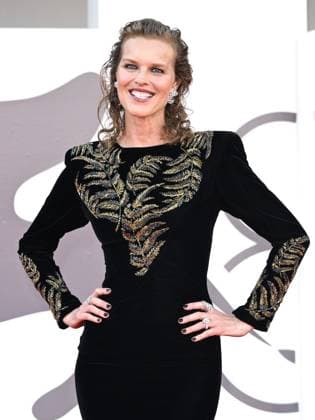 Venice, 82nd Venice International Film Festival 2025 - Evening 7 - Red carpet for the film A House of Dynamite. Pictured is Eva Herzigova.  Copyright: xSimonexComix xipa-agency.netx xPoolxPhotoxEventsx06x IPA_Agency_IPA63964786