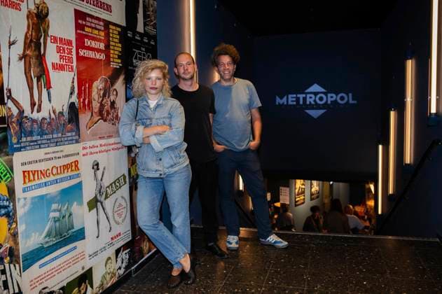 Luisa Celine Gaffron, Florian Pochlatko and Daniel Bäldle at the premiere of the movie How to Be Normal at the Metropol Düsseldorf, 02 09 2025 Foto:xI.xEdingerx xFuturexImagex normal_5912