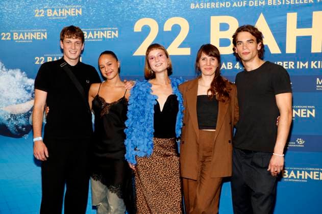 Entertainment Themen der Woche KW36 Kosmas Schmidt, Zoe Fürmann, Caroline Wahl, Mia Maariel Meyer und Luis Pintsch bei der Premiere des Kinofilms 22 Bahnen im Zoo Palast. Berlin, 02.09.2025 *** Kosmas Schmidt, Zoe Fürmann, Caroline Wahl, Mia Maariel Meyer and Luis Pintsch at the premiere of the movie 22 Bahnen at Zoo Palast Berlin, 02 09 2025 Foto:xA.xBuggex xFuturexImagex 22bahnen_5925