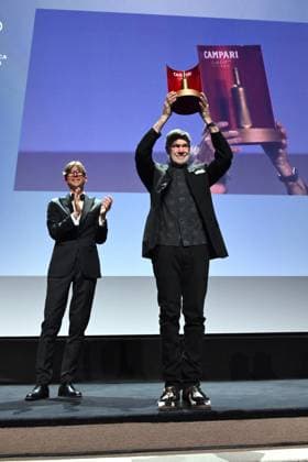 Venice, 82nd Venice International Film Festival 2025 - Evening 7 - Campari Passion for Film Award to Gus Van Sant. Pictured: Gus Van Sant, Alberto Ponchio  Copyright: xSimonexComi PoolxPhotoxEventsx06x xipa-agency.netx xSimonexComi PoolxPhotoxEventsx06x IPA_Agency_IPA63971824