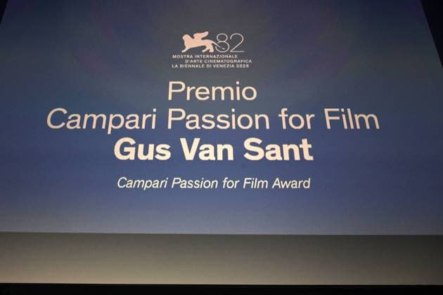 Venice, Italy: Venice, 82nd Venice International Film Festival 2025 - Evening 7 - Campari Passion for Film Award to Gus Van Sant. Pictured Venice Italy  - ZUMAp169 20250902_zea_p169_2317 Copyright: xSimonexComi PoolxxEventsx06x