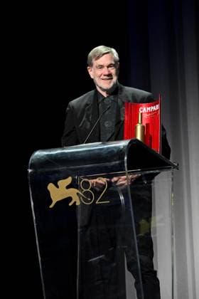 Venice, Italy: Venice, 82nd Venice International Film Festival 2025 - Evening 7 - Campari Passion for Film Award to Gus Van Sant. Pictured: Gus Van Sant Venice Italy  - ZUMAp169 20250902_zea_p169_2331 Copyright: xSimonexComi PoolxxEventsx06x