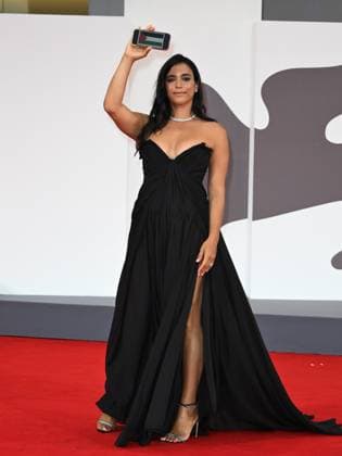 Venice, 82nd Venice International Film Festival 2025 - evening 7 - red carpet Diva E Donna In the photo: Ester Pantono pro Palestine  Copyright: xSimonexComix xipa-agency.netx xPoolxPhotoxEventsx06x IPA_Agency_IPA63974876
