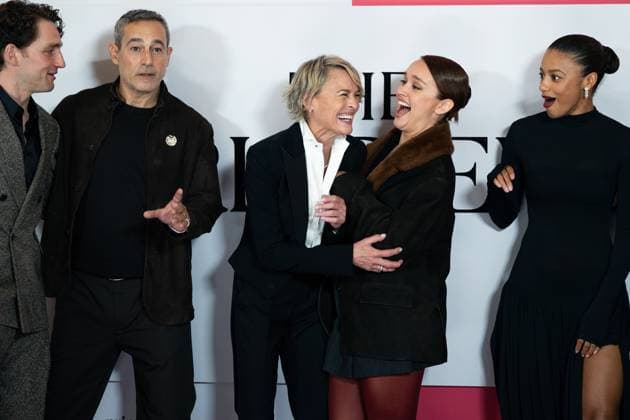 Entertainment Themen der Woche KW36 September 2, 2025, London, United Kingdom: (L-R) Laurie Davidson, Waleed Zuaiter, Robin Wright, Olivia Cooke and Shalom Brune-Franklin attend The Girlfriend gala screening at The National Gallery. London United Kingdom - ZUMAs197 20250902_aaa_s197_437 Copyright: xLounisxTiarx
