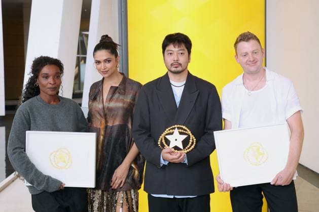 Bilder des Jahres 2025, Entertainment 09 September Entertainment Themen der Woche KW36 Torishéju Dumi, Laureate du Prix du Savoir Faire, Deepika Padukone, Sosh Otsuki, Laureate du Prix LVMH and Steve O Smith, Laureate du Prix Karl Lagerfeld LVMH Prize 2025 at the Vuitton Foundation in Paris on September 02, 2025 Bertrand Rindoff Bestimage No web pour la Belgique et la Suisse LVMH Prize 2025 at the Vuitton Foundation in Paris, France on September 3rd, 2025 Paris France  Copyright: xBERTRANDxRINDOFFxPETROFFx xBESTIMAGExBERTRANDxRINDOFFxPETROFFx xBESTIMAGEx