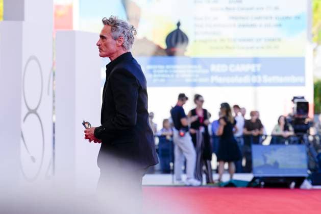 The Voice Of Hind Rajab Red Carpet - The 82nd Venice International Film Festival Joaquin Phoenix attends the The Voice Of Hind Rajab red carpet during the 82nd Venice International Film Festival on September 03, 2025 in Venice, Italy. Venice Italy  Copyright: xDanielexCifalÃ x originalFilename: cifala-notitle250903_npMUV.jpg