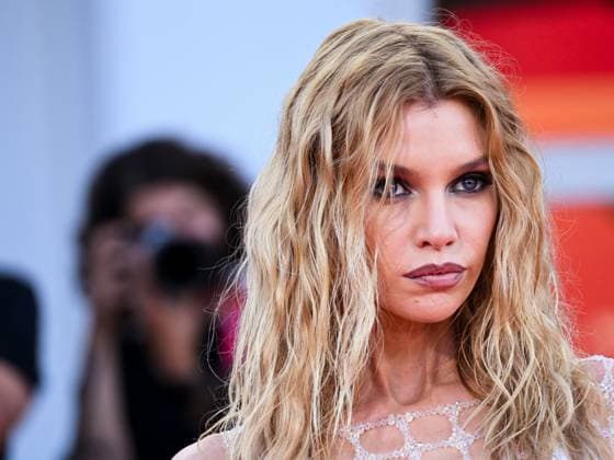 Entertainment Themen der Woche KW36 Venice, ITALY: Venice, 82nd Venice International Film Festival 2025 - Evening 8 - Red Carpet for the film Duse - Pictured: Stella Maxwell Venice ITALY  - ZUMAp169 20250903_zea_p169_1553 Copyright: xManuelexMangiarottix