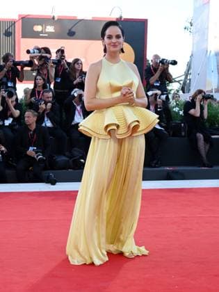 Venice, Italy: Venice, 82nd Venice International Film Festival 2025 - Evening 8 - Red Carpet for the film Duse Pictured: NoÃ mie Merlant Venice Italy  - ZUMAp169 20250903_zea_p169_1221 Copyright: xAlbertoxTerenghi PoolxxEvenx