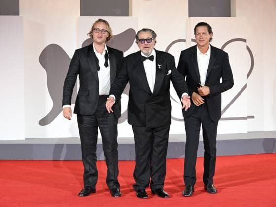 Venice, 82nd Venice International Film Festival 2025 - evening 8. Red Carpet of the film In The Hand Of Dante In the photo Olmo Schnabel, Julian Schnabel, Vito Schnabel  Copyright: xSimonexComix xipa-agency.netx xPoolxPhotoxEventsx06x IPA_Agency_IPA64053959