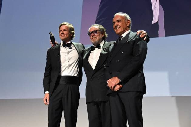Venice,82nd Venice International Film Festival 2025, - Evening 7 - Cartier Glory To The Filmmaker Award 2025 Ceremony - Julian Schnabel. Pictured Rodolphe Ratzel, Julian Schnabel, Alberto Barbera  Copyright: xSimonexComi PoolxPhotoxEventsx06x xipa-agency.netx xSimonexComi PoolxPhotoxEventsx06x IPA_Agency_IPA64054678