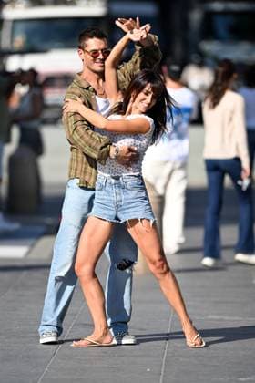 Entertainment Themen der Woche KW36 Hilaria Baldwin takes Dancing With The Stars partner Gleb Savchenko to rehearse at Washington Square Park in New York City Featuring: Hilaria Baldwin, Gleb Savchenko Where: New York City, New York, United States When: 03 Sep 2025 Credit: Elder Ordonez INSTARimages EDITORIAL USE ONLY. NOT FOR USE BY NEWSPAPERS BASED IN THE UK. Copyright: xx instar55045992