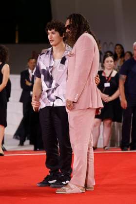 Jason Momoa with son Nakoa Wolf Momoa at the premiere of the feature film In the Hand of Dante at the Biennale di Venezia 2025 82 Venice International Film Festival at the Palazzo del Cinema Venice, 03 09 2025 Foto:xD.xBedrosianx xFuturexImagex dante_5948
