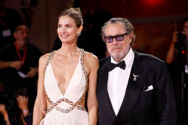 Louise Kugelberg with partner Julian Schnabel at the premiere of the feature film In the Hand of Dante at the Biennale di Venezia 2025 82 Venice International Film Festival at the Palazzo del Cinema Venice, 03 09 2025 Foto:xD.xBedrosianx xFuturexImagex dante_5975