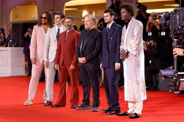 Jason Momoa, Louis Cancelmi, Oscar Isaac, Franco Nero, Duke Nicholson and Benjamin Clementine at the premiere of the feature film In the Hand of Dante at the Biennale di Venezia 2025 82 Venice International Film Festival at the Palazzo del Cinema Venice, 03 09 2025 Foto:xD.xBedrosianx xFuturexImagex dante_5993