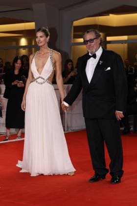 In the Hand of Dante red carpet in Venice Louise Kugelberg and Julian Schnabel In the Hand of Dante premiere, 82nd Venice International Film Festival, Venice, Italy - 03 September 2025. CAP GOL GOL Venice Italy Copyright: xRickxGold CapitalxPicturesx
