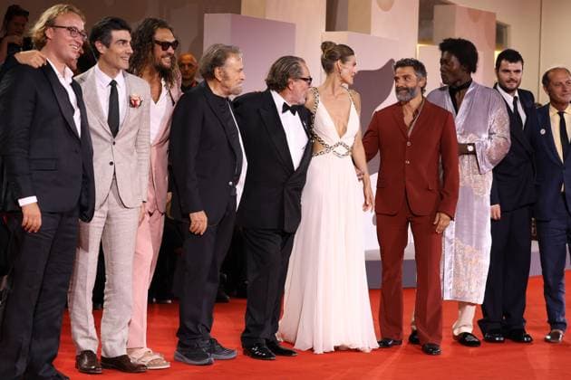 In the Hand of Dante red carpet in Venice (L-R) Olmo Schnabel, Vito Schnabel, Louis Cancelm, Jason Momoa, Franco Nero, Julian Schnabel, Louise Kugelberg, Oscar Isaac, Benjamin Clementine, Duke Nicholson and Francesco Melzi d™Eril In the Hand of Dante premiere, 82nd Venice International Film Festival, Venice, Italy - 03 September 2025. CAP GOL GOL Venice Italy Copyright: xRickxGold CapitalxPicturesx