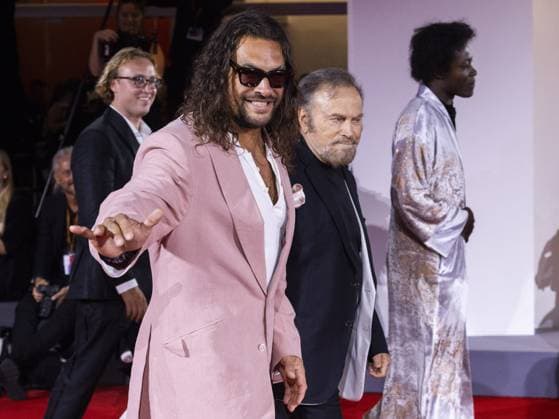 In the Hand of Dante Red Carpet - The 82nd Venice International Film Festival VENICE, ITALY - SEPTEMBER 03: Jason Momoa attends the In the Hand of Dante red carpet during the 82nd Venice International Film Festival on September 03, 2025 in Venice, Italy Primo Barol Anadolu Venice Italy. Editorial use only. Please get in touch for any other usage.  Copyright: x2025xAnadoluxPrimoxBarolx