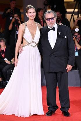 Venice In The Hand of Dante Premiere AM Louise Kugelberg and Julian Schnabel attending the In The Hand of Dante Premiere as part of the 82nd Venice International Film Festival at the Lido in Venice, Italy on September 03, 2025. Photo by Aurore Marechal ABACAPRESS.COM Venice Italy  Copyright: xMarechalxAurore ABACAx