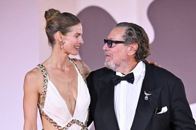 Venice In The Hand of Dante Premiere AM Louise Kugelberg and Julian Schnabel attending the In The Hand of Dante Premiere as part of the 82nd Venice International Film Festival at the Lido in Venice, Italy on September 03, 2025. Photo by Aurore Marechal ABACAPRESS.COM Venice Italy  Copyright: xMarechalxAurore ABACAx