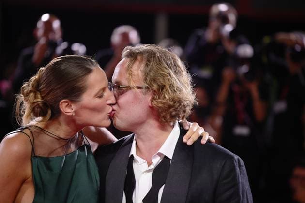 Filmfestspiele in Venedig, die Highlights Red carpet of the film In the hand of Dante in Venice, Italy - 03 Sept 2025 Stella Schnabel and Olmo Schnabel attend the red carpet of the film In the hand of Dante at the 82nd Venice Film. Venice Italy Copyright: xMarcoxBaradax xSOPAxImagesx MBA_1523