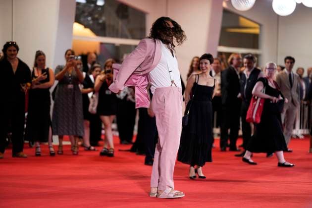 Cartier Glory to the Filmmaker Award 2025 & In the Hand of Dante red carpet in Venice Lido, Italy - 03 Sept 2025 Jason Momoa attends the Cartier Glory to the Filmmaker Award 2025 and the In the Hand of Dante red carpet during the 82nd Venice International Film Festival. Venice Lido Italy Copyright: xDanielexCifalax xSOPAxImagesx _CIF2245