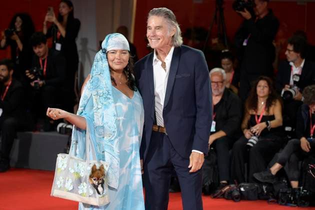 In the hand of Dante red carpet in Venice Lido, Italy - 03 Sept 2025 Devine DeVasquez (l) and Ron Moss (r) attend the In the hand of Dante red carpet during the 82nd Venice Film Festival at Palazzo del cinema. Venice Lido Italy Copyright: xMarioxCartellix xSOPAxImagesx _DSC6228