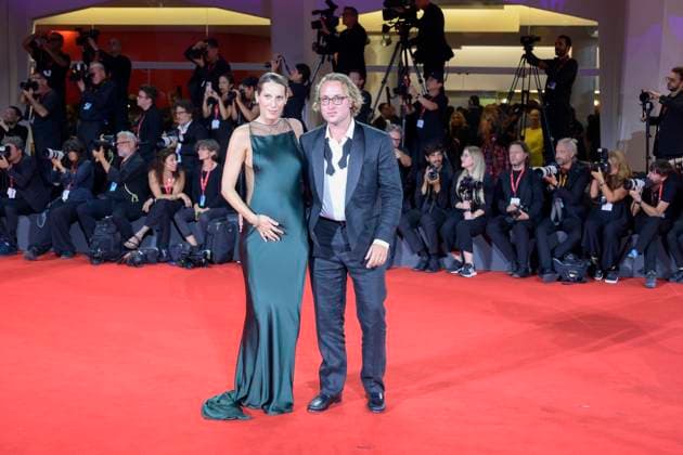 In the hand of Dante red carpet in Venice Lido, Italy - 03 Sept 2025 Stella Schnabel (l) and Olmo Schnabel (r) attend the In the hand of Dante red carpet during the 82nd Venice Film Festival at Palazzo del cinema. Venice Lido Italy Copyright: xMarioxCartellix xSOPAxImagesx _DSC6384