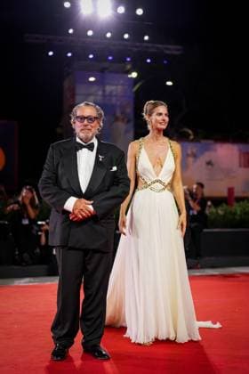 In the Hand of Dante red carpet during the 82nd Venice International Film Festival in Venice, Italy on 03 September 2025. Julian Schnabel and Louise Kugelberg attends the In the Hand of Dante red carpet during the 82nd Venice International Film Festival in Venice, Italy on 03 September 2025., Credit:Stefano Costantino TTL Avalon Italy, Venice  Copyright: xStefanoxCostantinoxTTLx xAvalonx 1033953948