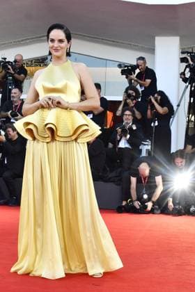 82eme Festival International du Film de Venise Mostra de Venise DUSE Premiere at the 82nd International Venice Film festival Noémie Merlant attend the Duse red carpet 448305 2025 09 03 Venice Italy  Copyright: xThomasxBohlenx STAR_448305_049