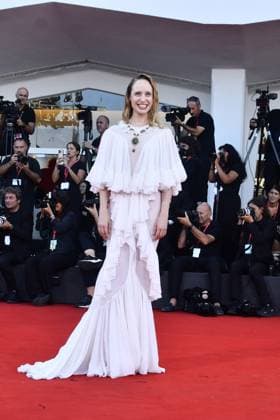 82eme Festival International du Film de Venise Mostra de Venise DUSE Premiere at the 82nd International Venice Film festival Fanni Wrochna attends the Duse red carpet 448305 2025 09 03 Venice Italy  Copyright: xThomasxBohlenx STAR_448305_059