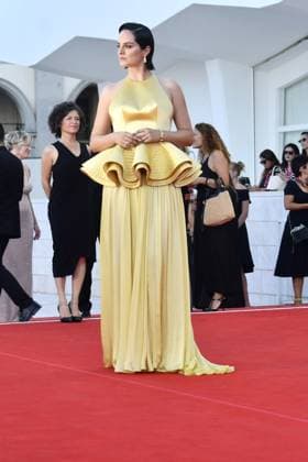 82eme Festival International du Film de Venise Mostra de Venise DUSE Premiere at the 82nd International Venice Film festival Noémie Merlant attend the Duse red carpet 448305 2025 09 03 Venice Italy  Copyright: xThomasxBohlenx STAR_448305_064