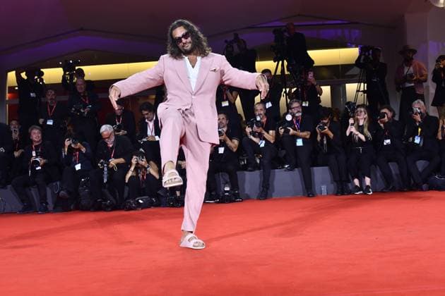 82eme Festival International du Film de Venise Mostra de Venise IN THE HAND OF DANTE Premiere at the 82nd International Venice Film festival Jason Momoa attends the Cartier Glory To The Filmmaker Award 2025 and the In the Hand of Dante red carpet 448305 2025 09 03 Venice Italy  Copyright: xThomasxBohlenx STAR_448305_078