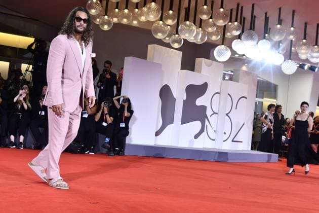 82eme Festival International du Film de Venise Mostra de Venise IN THE HAND OF DANTE Premiere at the 82nd International Venice Film festival Jason Momoa attends the Cartier Glory To The Filmmaker Award 2025 and the In the Hand of Dante red carpet 448305 2025 09 03 Venice Italy  Copyright: xThomasxBohlenx STAR_448305_090