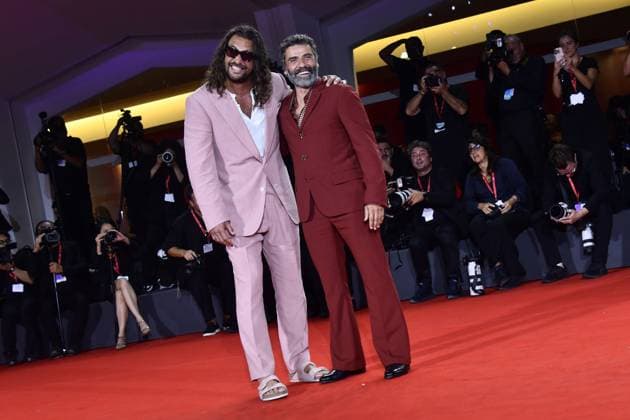 82eme Festival International du Film de Venise Mostra de Venise IN THE HAND OF DANTE Premiere at the 82nd International Venice Film festival Jason Momoa, Oscar Isaac attend the Cartier Glory To The Filmmaker Award 2025 and the In the Hand of Dante red carpet 448305 2025 09 03 Venice Italy  Copyright: xThomasxBohlenx STAR_448305_107