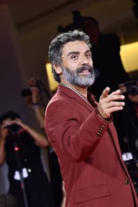 82eme Festival International du Film de Venise Mostra de Venise IN THE HAND OF DANTE Premiere at the 82nd International Venice Film festival Oscar Isaac attends the Cartier Glory To The Filmmaker Award 2025 and the In the Hand of Dante red carpet 448305 2025 09 03 Venice Italy  Copyright: xThomasxBohlenx STAR_448305_114