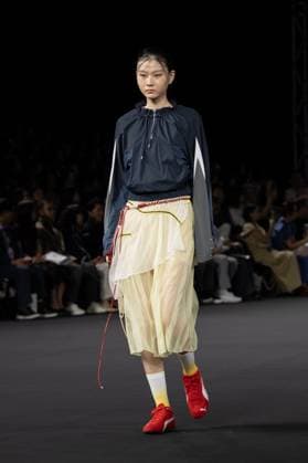 Seoul Fashion Week 2026 SEOUL, SOUTH KOREA - SEPTEMBER 04: A model walks the runway during the LIE show at Seoul Fashion Week 2026 S S at Dongdaemun Design Plaza (DDP) on September 04, 2025 in Seoul, Korea. Hwawon Lee Anadolu Seoul South Korea. Editorial use only. Please get in touch for any other usage.  Copyright: x2025xAnadoluxHwawonxLeex