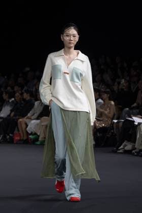 Seoul Fashion Week 2026 SEOUL, SOUTH KOREA - SEPTEMBER 04: A model walks the runway during the LIE show at Seoul Fashion Week 2026 S S at Dongdaemun Design Plaza (DDP) on September 04, 2025 in Seoul, Korea. Hwawon Lee Anadolu Seoul South Korea. Editorial use only. Please get in touch for any other usage.  Copyright: x2025xAnadoluxHwawonxLeex