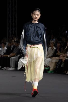 Seoul Fashion Week 2026 SEOUL, SOUTH KOREA - SEPTEMBER 04: A model walks the runway during the LIE show at Seoul Fashion Week 2026 S S at Dongdaemun Design Plaza (DDP) on September 04, 2025 in Seoul, Korea. Hwawon Lee Anadolu Seoul South Korea. Editorial use only. Please get in touch for any other usage.  Copyright: x2025xAnadoluxHwawonxLeex