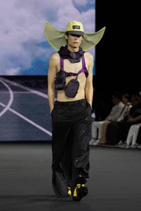 Seoul Fashion Week SEOUL, SOUTH KOREA - SEPTEMBER 4: A model walks the runway to present a creation during the LIE show at Seoul Fashion Week 2026 Spring Summer in Seoul, South Korea, on September 4, 2025. Hwawon Lee Anadolu Seoul South Korea. Editorial use only. Please get in touch for any other usage.  Copyright: x2025xAnadoluxHwawonxLeex