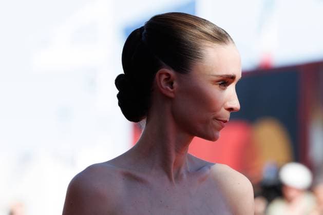 News - The Voice Of Hind Rajab Red Carpet - The 82nd Venice International Film Festival Rooney Mara attends the The Voice Of Hind Rajab red carpet during the 82nd Venice International Film Festival on September 03, 2025 in Venice, Italy. Lido di Venezia Palazzo del Cinema Italy Copyright: xCinziaxCamelax xLiveMediax LPN_2007103