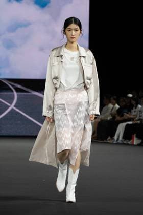 Seoul Fashion Week SEOUL, SOUTH KOREA - SEPTEMBER 4: A model walks the runway to present a creation during the LIE show at Seoul Fashion Week 2026 Spring Summer in Seoul, South Korea, on September 4, 2025. Hwawon Lee Anadolu Seoul South Korea. Editorial use only. Please get in touch for any other usage.  Copyright: x2025xAnadoluxHwawonxLeex