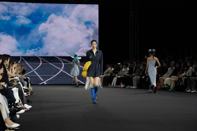 Seoul Fashion Week SEOUL, SOUTH KOREA - SEPTEMBER 4: A model walks the runway to present a creation during the LIE show at Seoul Fashion Week 2026 Spring Summer in Seoul, South Korea, on September 4, 2025. Hwawon Lee Anadolu Seoul South Korea. Editorial use only. Please get in touch for any other usage.  Copyright: x2025xAnadoluxHwawonxLeex