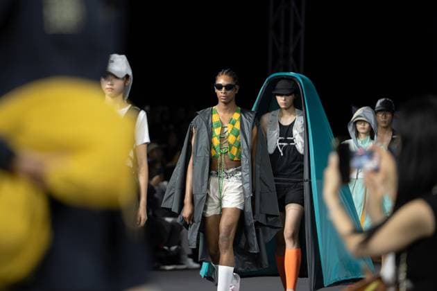 Seoul Fashion Week SEOUL, SOUTH KOREA - SEPTEMBER 4: A model walks the runway to present a creation during the LIE show at Seoul Fashion Week 2026 Spring Summer in Seoul, South Korea, on September 4, 2025. Hwawon Lee Anadolu Seoul South Korea. Editorial use only. Please get in touch for any other usage.  Copyright: x2025xAnadoluxHwawonxLeex