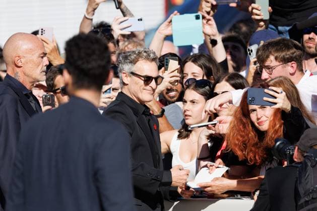 News - The Voice Of Hind Rajab Red Carpet - The 82nd Venice International Film Festival Joaquin Phoenix attends the The Voice Of Hind Rajab red carpet during the 82nd Venice International Film Festival on September 03, 2025 in Venice, Italy. Lido di Venezia Palazzo del Cinema Italy Copyright: xCinziaxCamelax xLiveMediax LPN_2007106