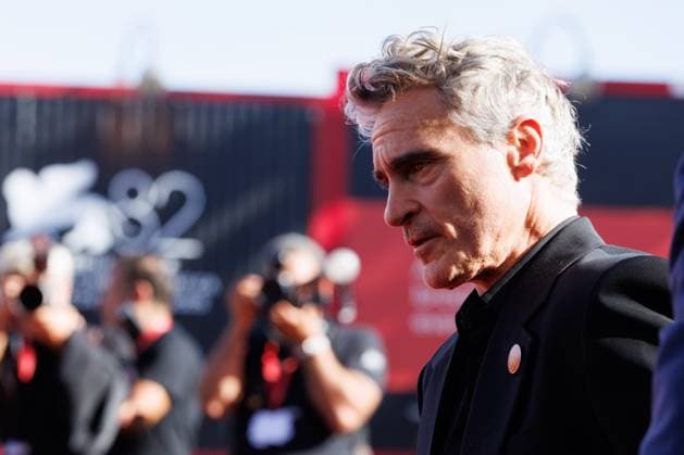 News - The Voice Of Hind Rajab Red Carpet - The 82nd Venice International Film Festival Joaquin Phoenix attends the The Voice Of Hind Rajab red carpet during the 82nd Venice International Film Festival on September 03, 2025 in Venice, Italy. Lido di Venezia Palazzo del Cinema Italy Copyright: xCinziaxCamelax xLiveMediax LPN_2007136