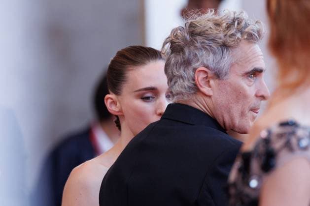 News - The Voice Of Hind Rajab Red Carpet - The 82nd Venice International Film Festival Rooney Mara and Joaquin Phoenix attend the The Voice Of Hind Rajab red carpet during the 82nd Venice International Film Festival on September 03, 2025 in Venice, Italy. Lido di Venezia Palazzo del Cinema Italy Copyright: xCinziaxCamelax xLiveMediax LPN_2007157